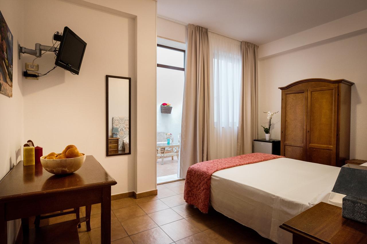 Bed and Breakfast Cabrera House Поццалло Экстерьер фото